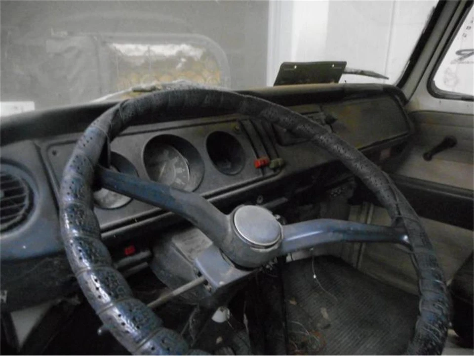 1971 Volkswagen Bay-Window Bus - Image 4 of 15