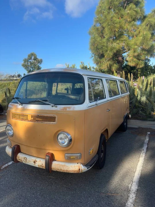 1971 Volkswagen Bay-Window Bus - Image 4 of 9