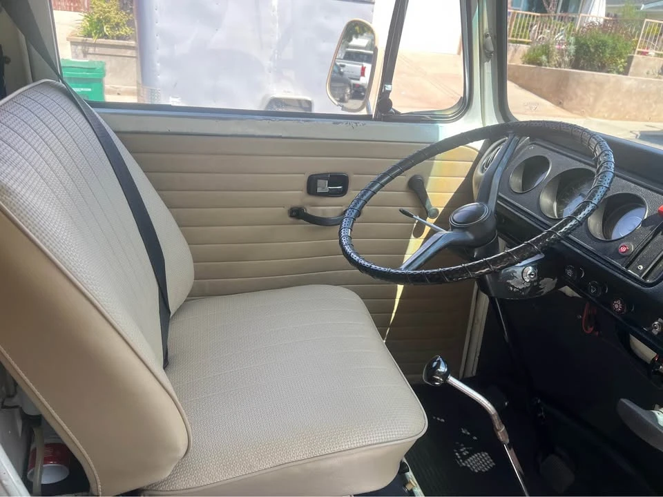 1971 Volkswagen Bay-Window Bus - Image 13 of 13