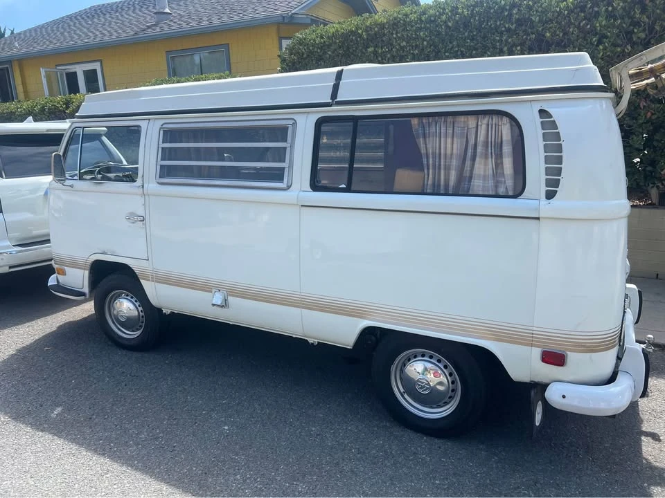 1971 Volkswagen Bay-Window Bus - Image 2 of 13