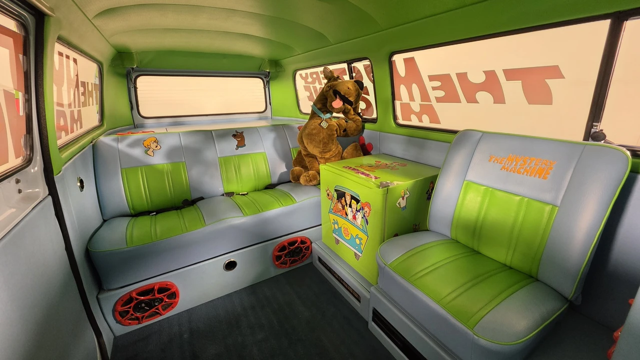 1971 Volkswagen Bay-Window Bus - Image 10 of 18