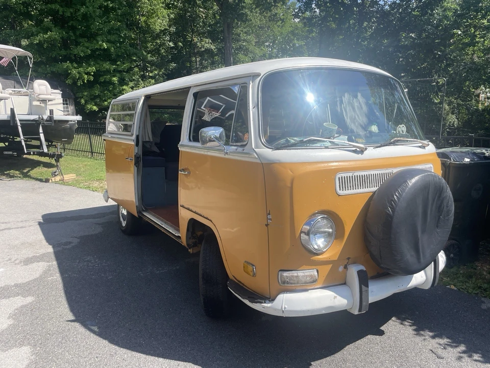 1971 Volkswagen Bay-Window Bus - Image 3 of 15