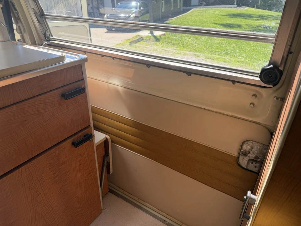 1971 Volkswagen Bay-Window Bus - Image 12 of 31