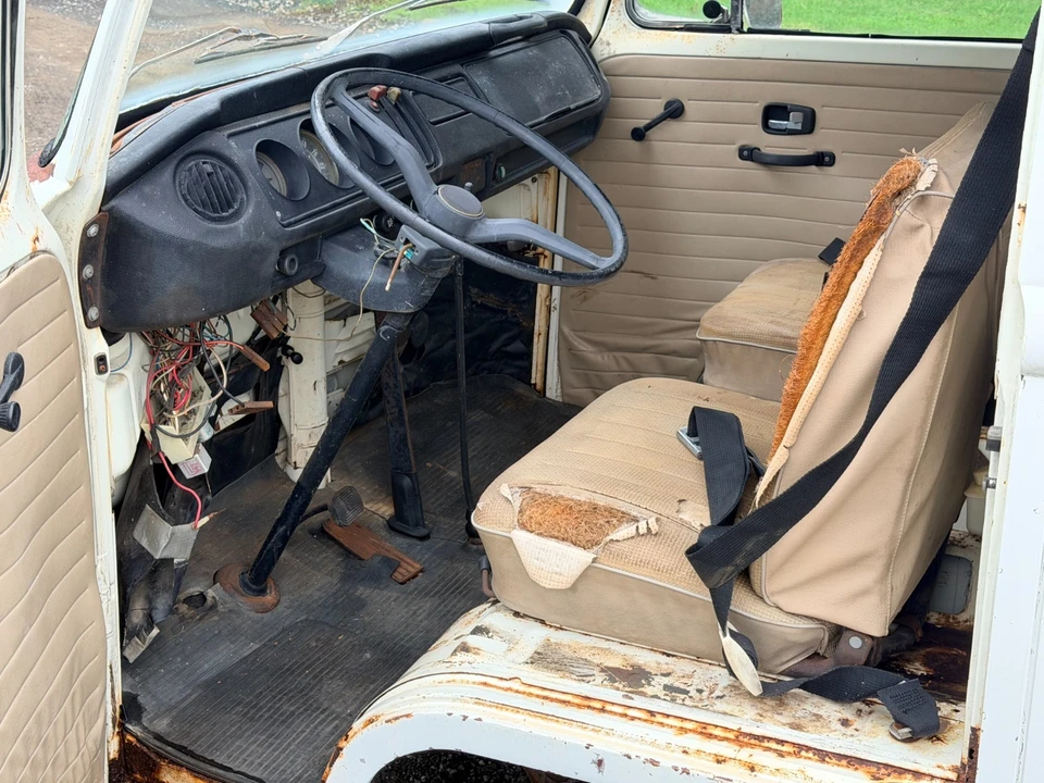 1971 Volkswagen Bay-Window Bus - Image 7 of 24