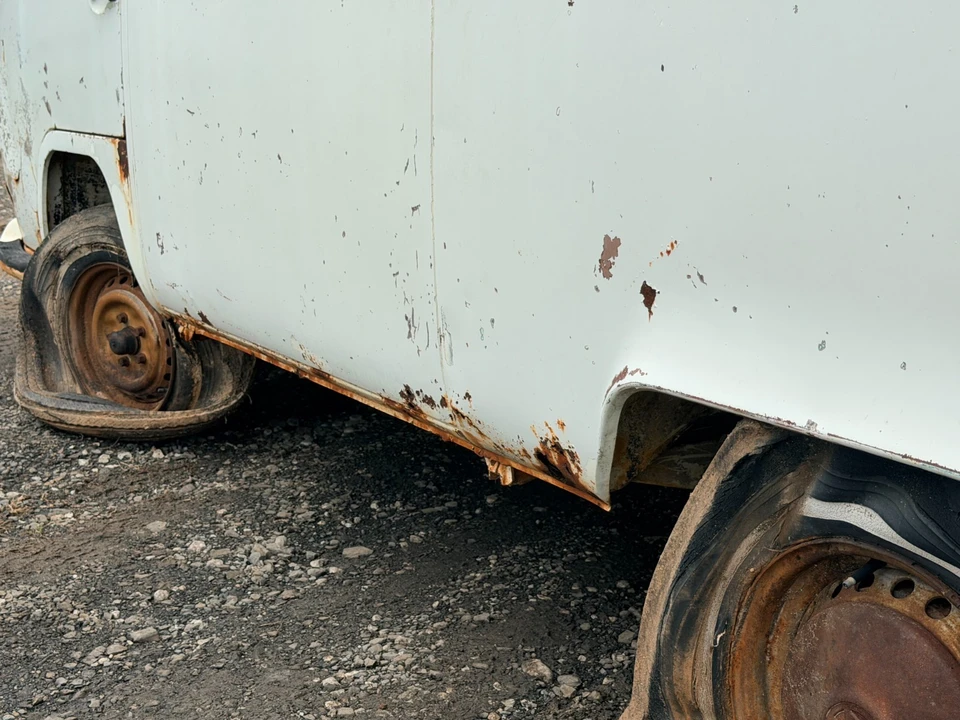 1971 Volkswagen Bay-Window Bus - Image 14 of 24