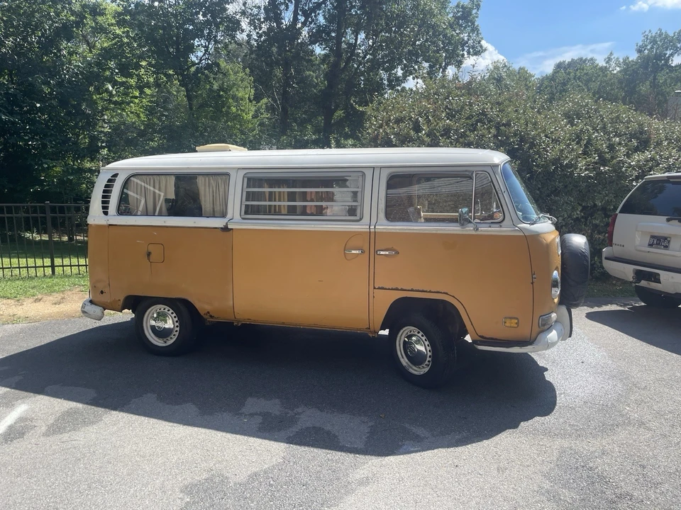 1971 Volkswagen Bay-Window Bus - Image 4 of 15
