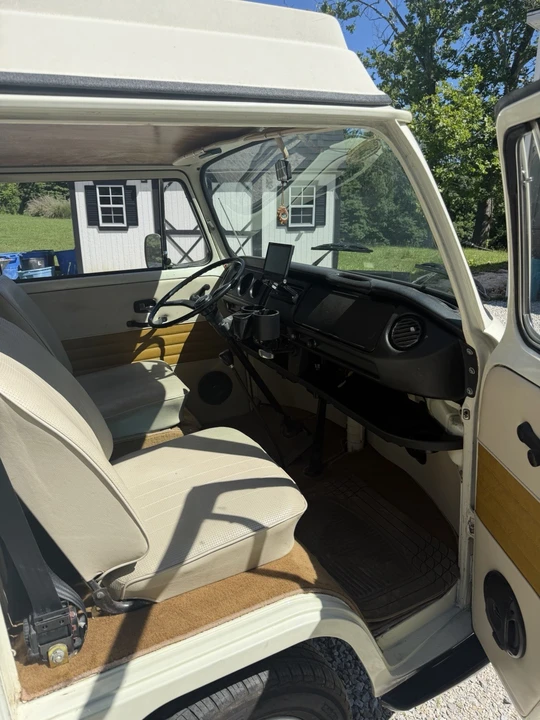 1971 Volkswagen Bay-Window Bus - Image 17 of 31