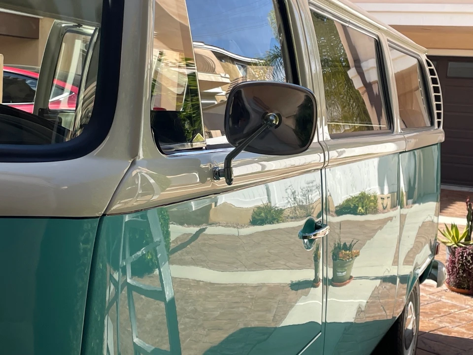 1971 Volkswagen Bay-Window Bus - Image 19 of 24