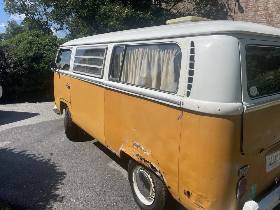 1971 Volkswagen Bay-Window Bus - Image 6 of 15