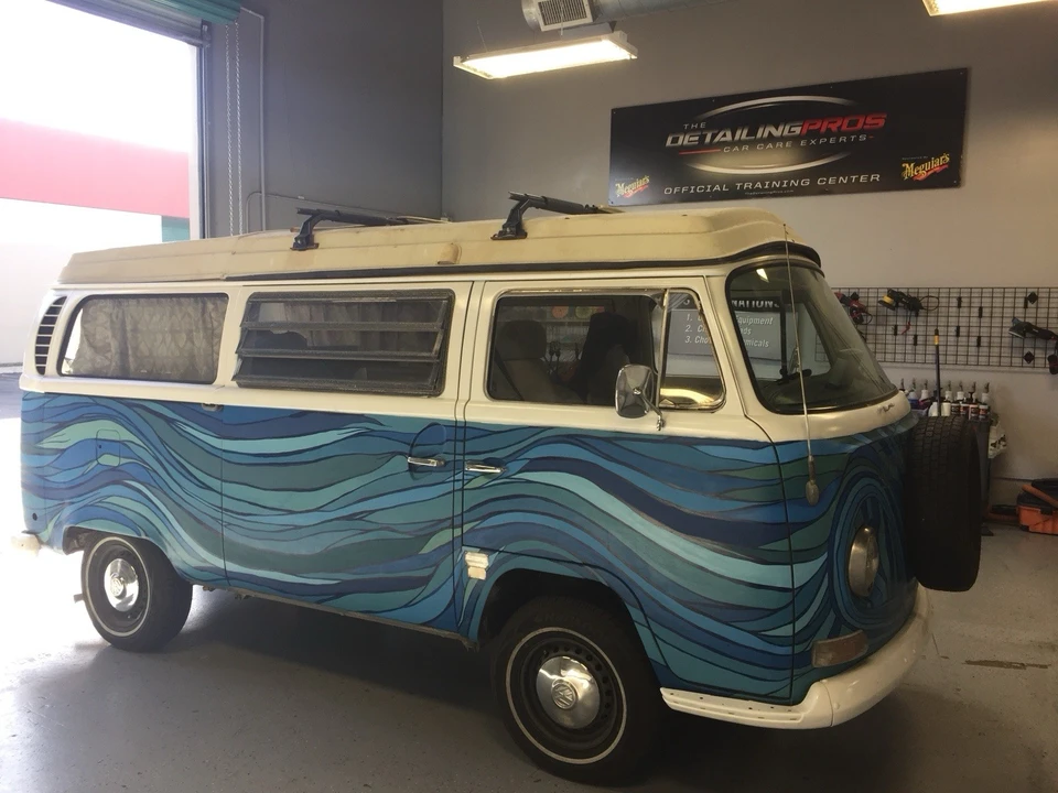 1971 Volkswagen Bay-Window Bus - Image 21 of 26