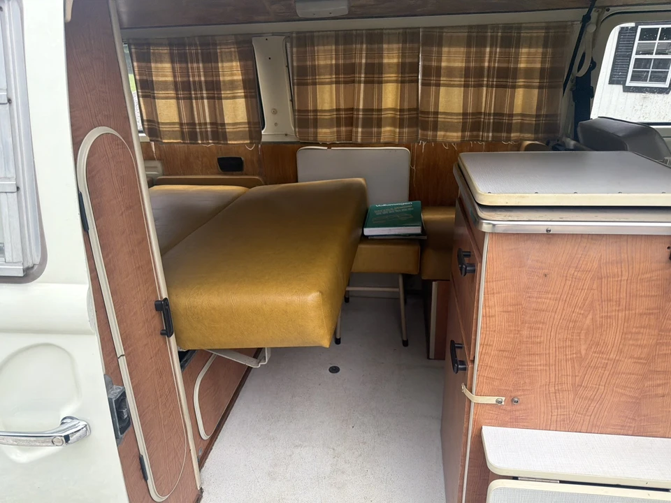 1971 Volkswagen Bay-Window Bus - Image 28 of 31