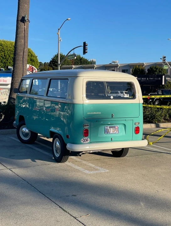 1971 Volkswagen Bay-Window Bus - Image 2 of 24
