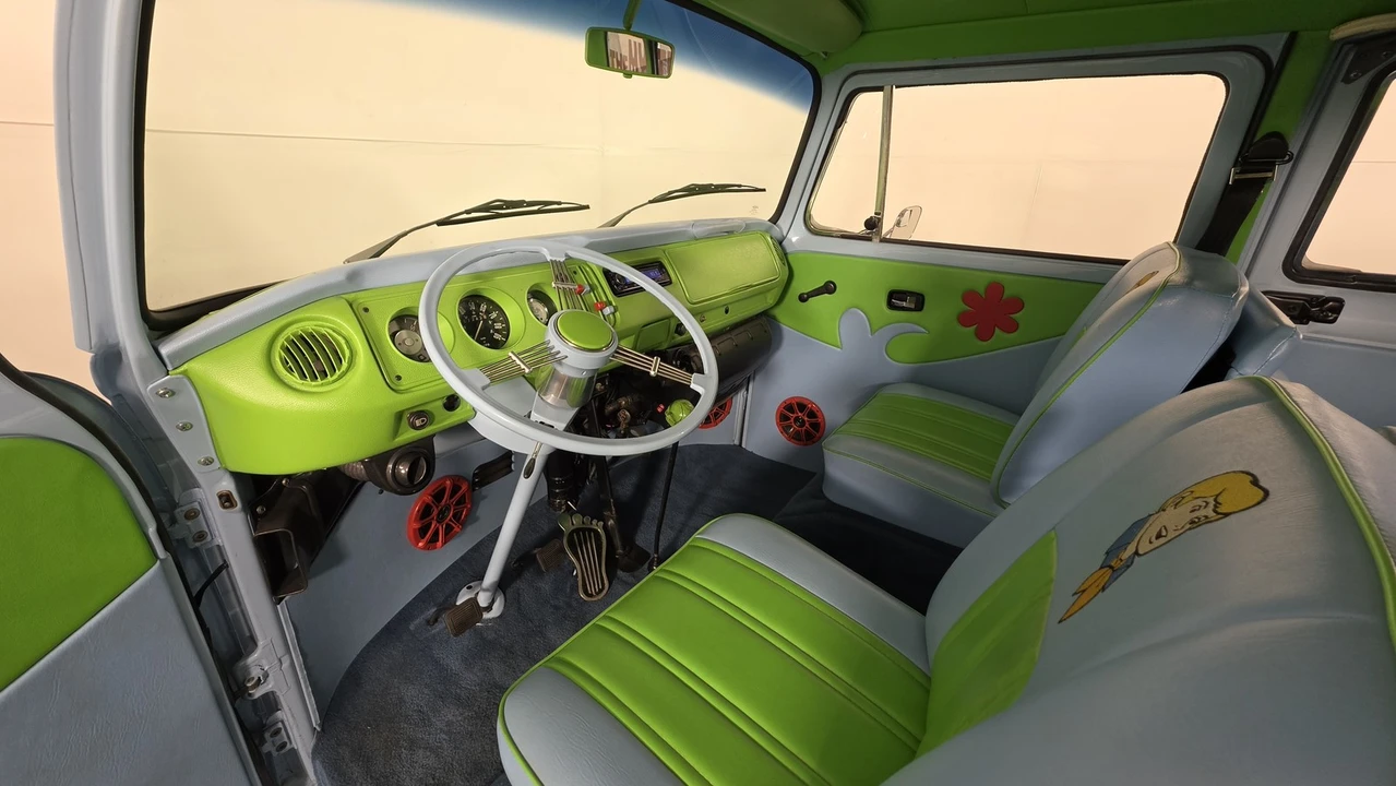 1971 Volkswagen Bay-Window Bus - Image 7 of 18