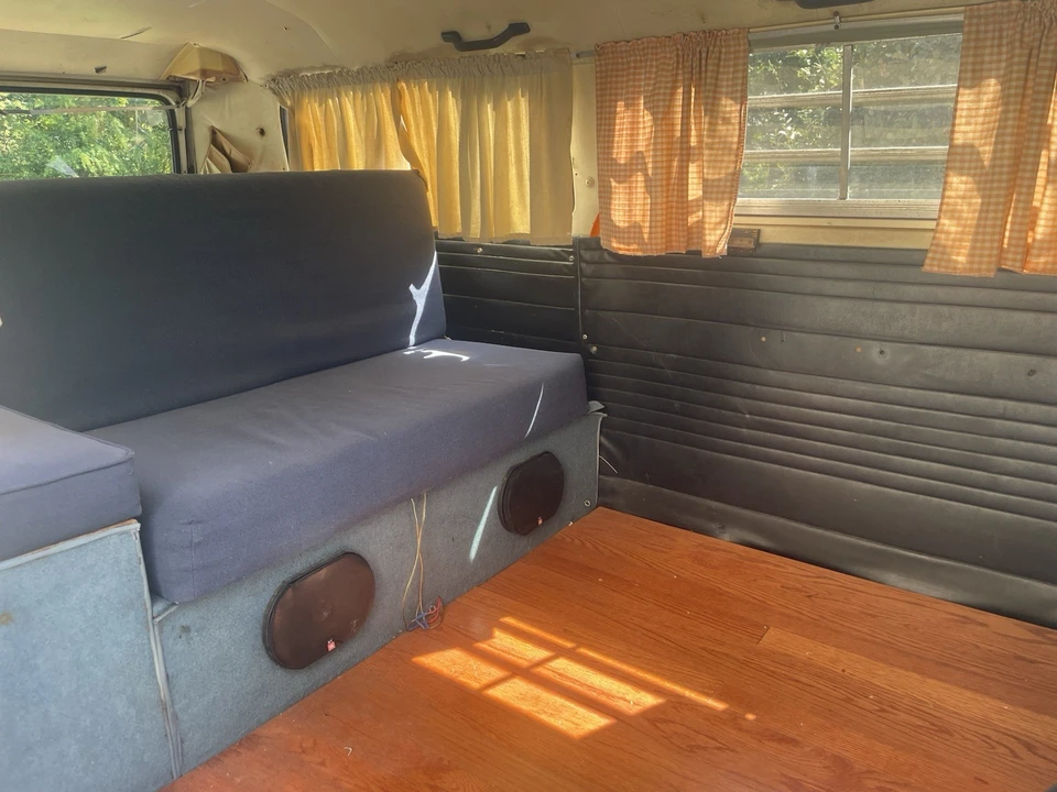 1971 Volkswagen Bay-Window Bus - Image 8 of 15