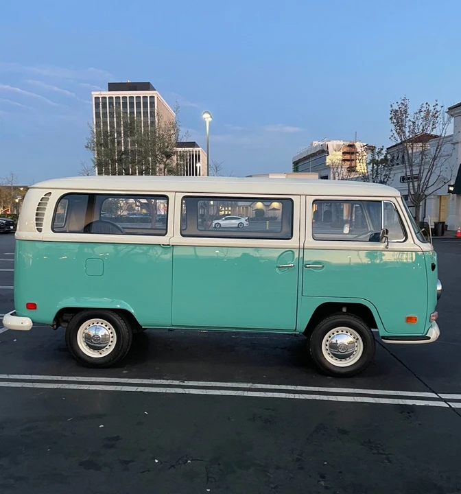 1971 Volkswagen Bay-Window Bus - Image 3 of 24
