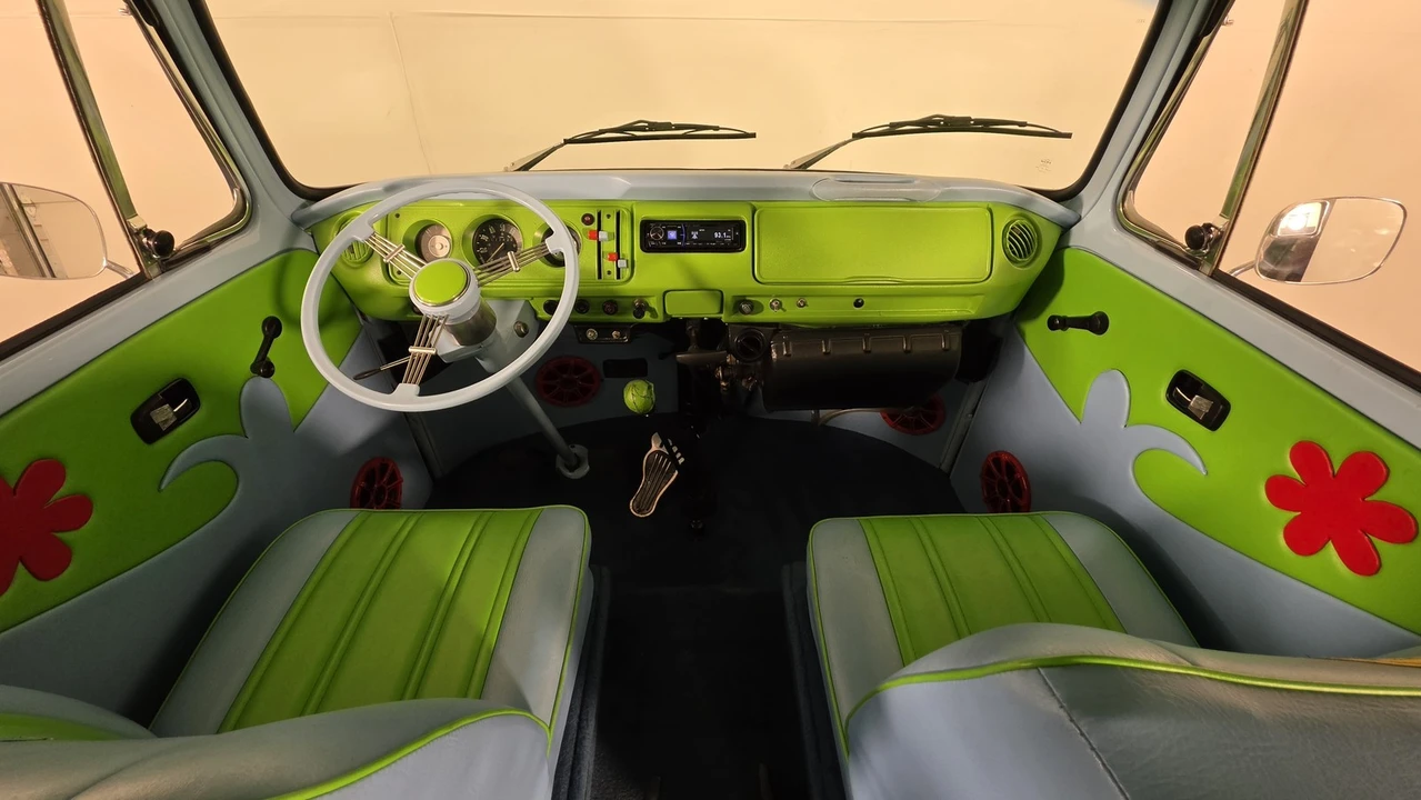 1971 Volkswagen Bay-Window Bus - Image 8 of 18