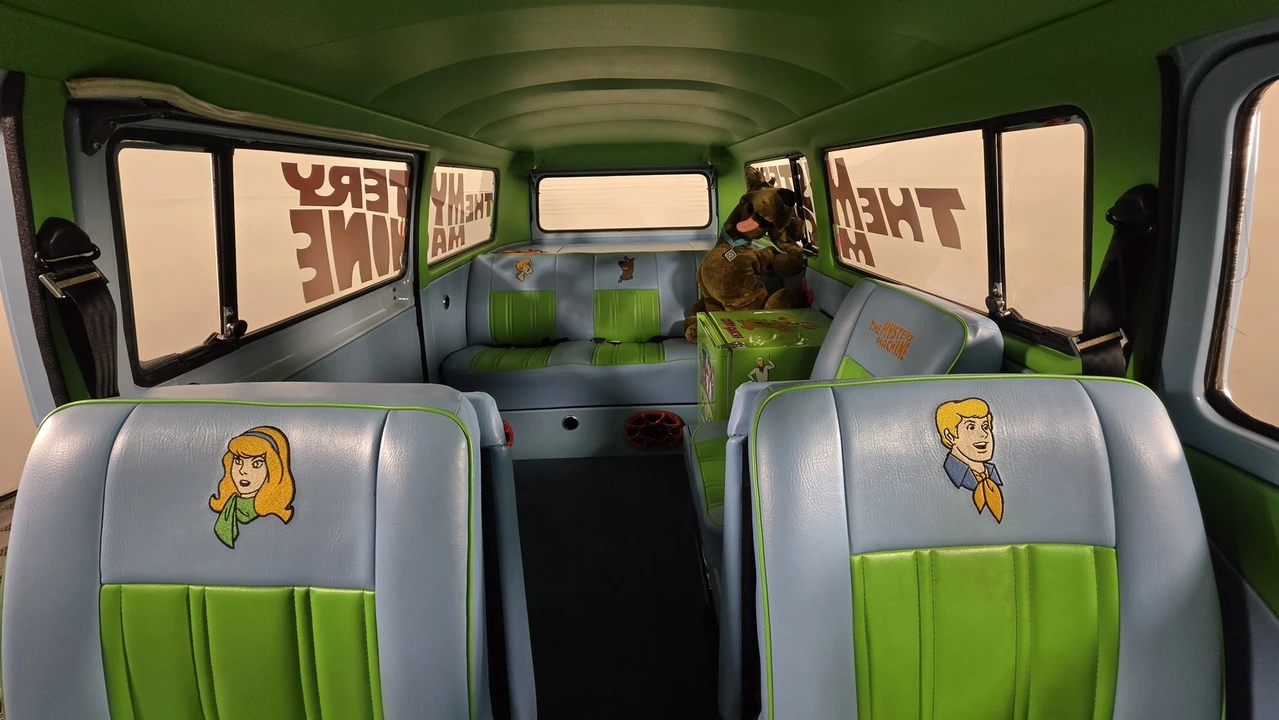 1971 Volkswagen Bay-Window Bus - Image 11 of 18