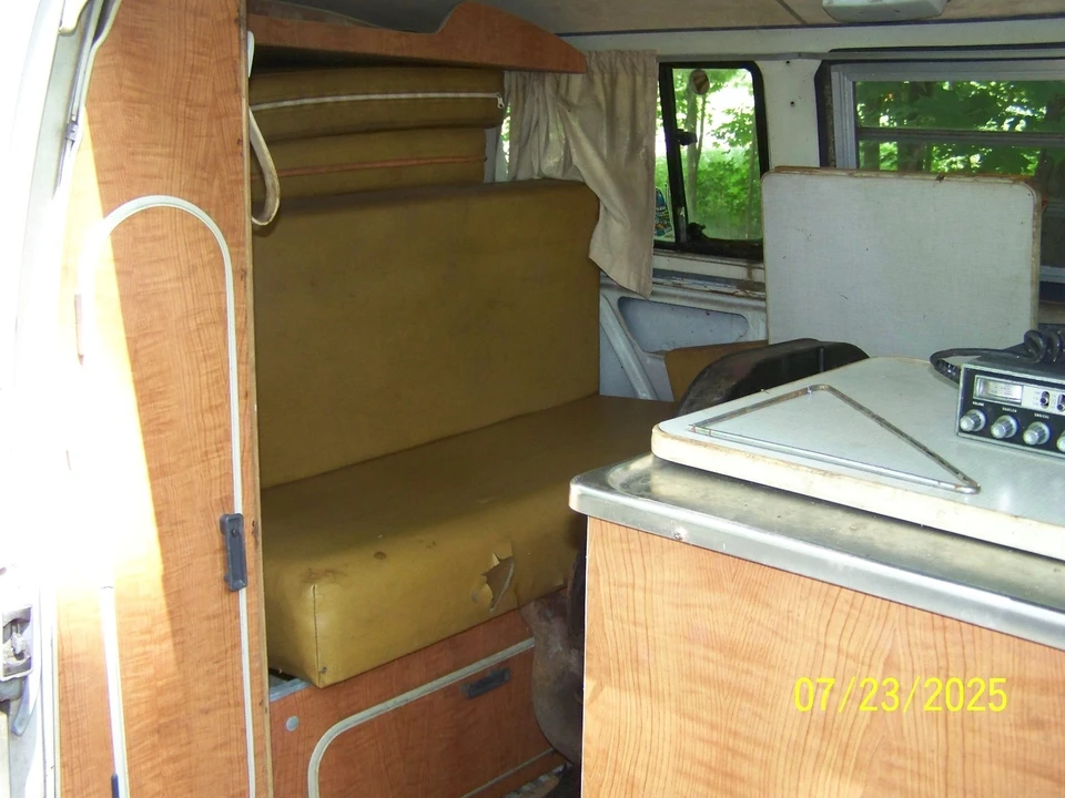 1971 Volkswagen Bay-Window Bus - Image 6 of 21