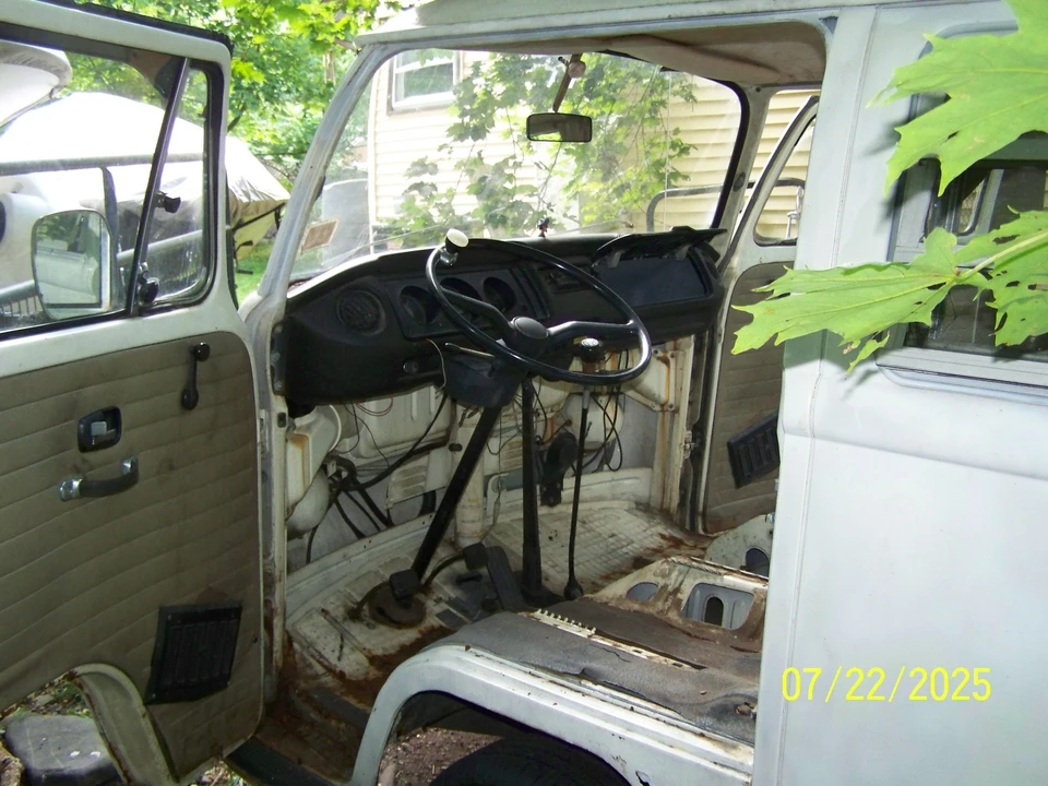 1971 Volkswagen Bay-Window Bus - Image 17 of 21