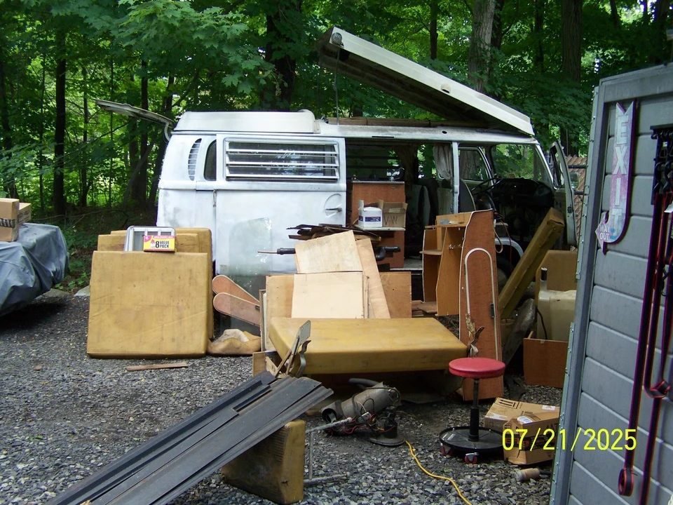1971 Volkswagen Bay-Window Bus - Image 9 of 21