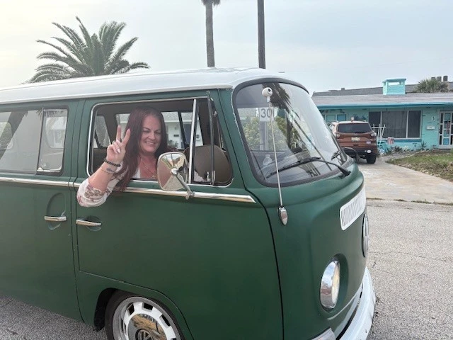 1971 Volkswagen Bay-Window Bus - Image 2 of 16
