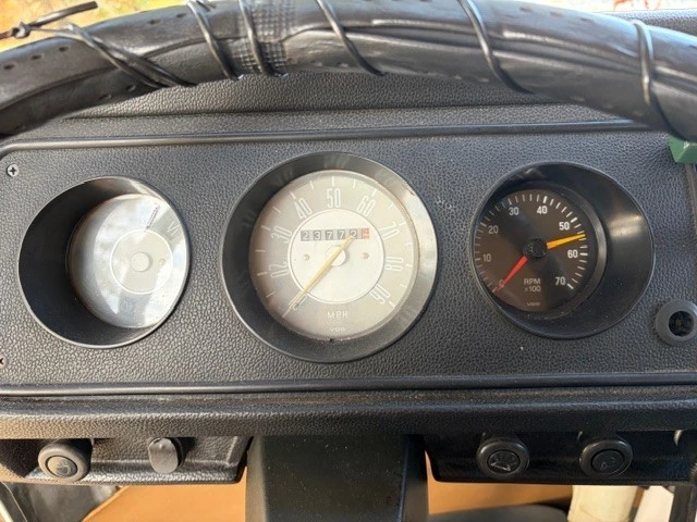 1971 Volkswagen Bay-Window Bus - Image 8 of 16