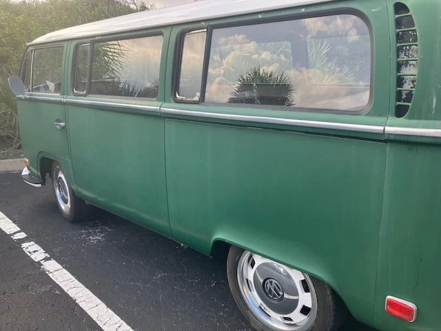 1971 Volkswagen Bay-Window Bus - Image 5 of 16
