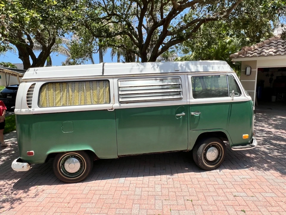 1971 Volkswagen Bay-Window Bus - Image 5 of 11
