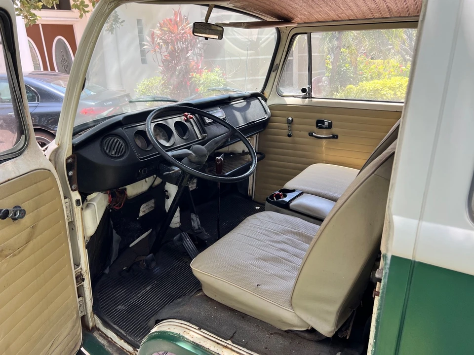 1971 Volkswagen Bay-Window Bus - Image 3 of 11