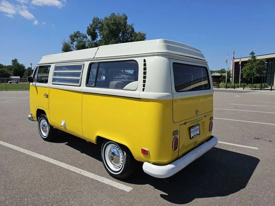 1971 Volkswagen Bay-Window Bus - Image 2 of 23