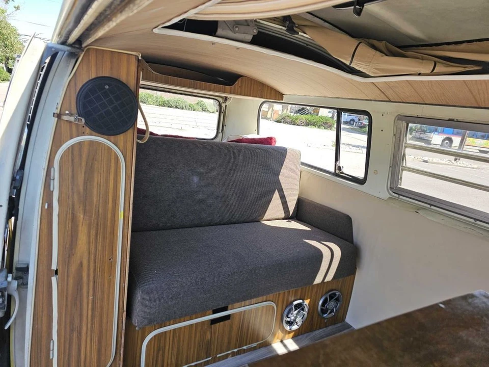 1971 Volkswagen Bay-Window Bus - Image 14 of 23