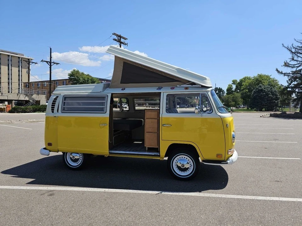 1971 Volkswagen Bay-Window Bus - Image 21 of 23