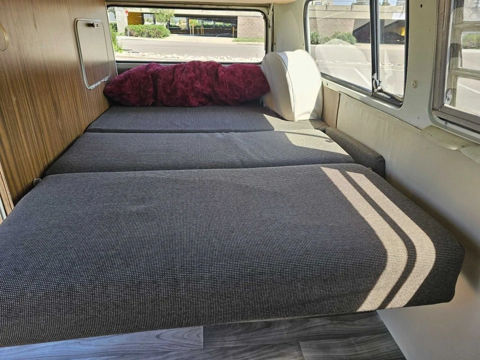 1971 Volkswagen Bay-Window Bus - Image 20 of 23