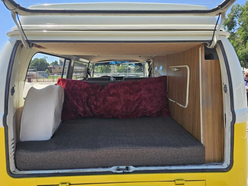 1971 Volkswagen Bay-Window Bus - Image 10 of 23