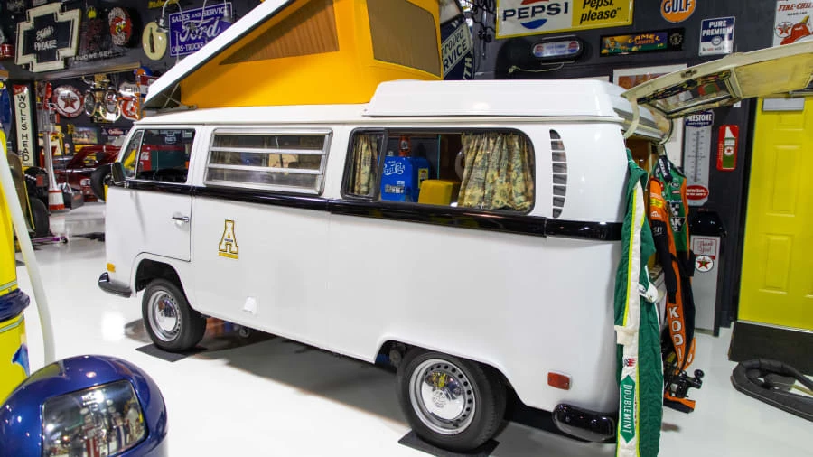 1971 Volkswagen Bay-Window Camper - Image 2 of 16
