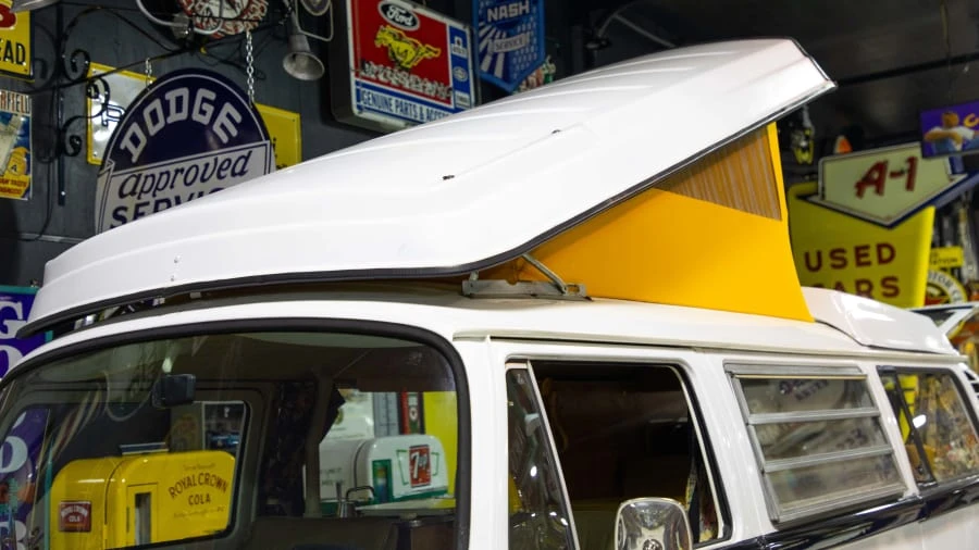 1971 Volkswagen Bay-Window Camper - Image 6 of 16