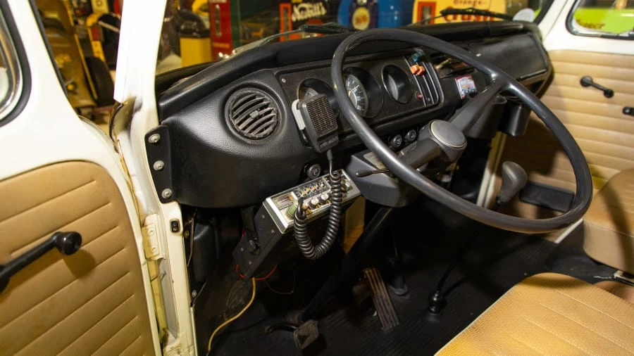1971 Volkswagen Bay-Window Camper - Image 8 of 16