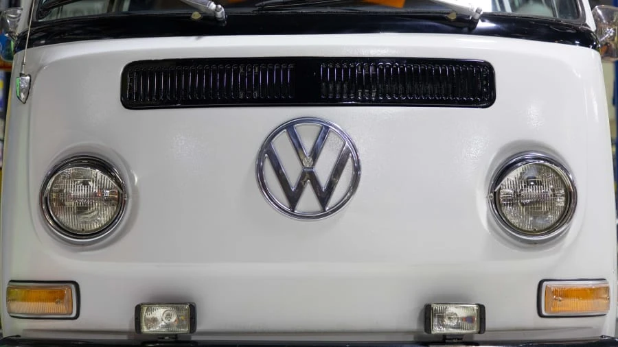 1971 Volkswagen Bay-Window Camper - Image 10 of 16
