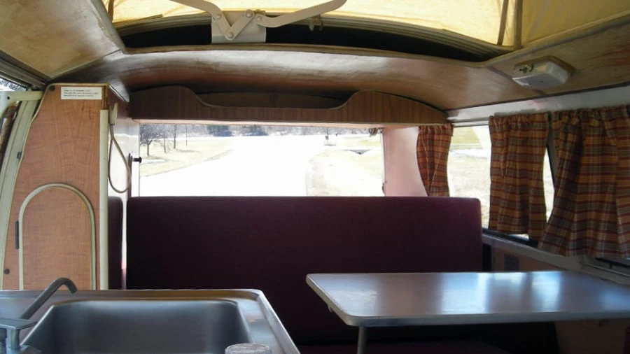 1971 Volkswagen Bay-Window Camper - Image 6 of 10