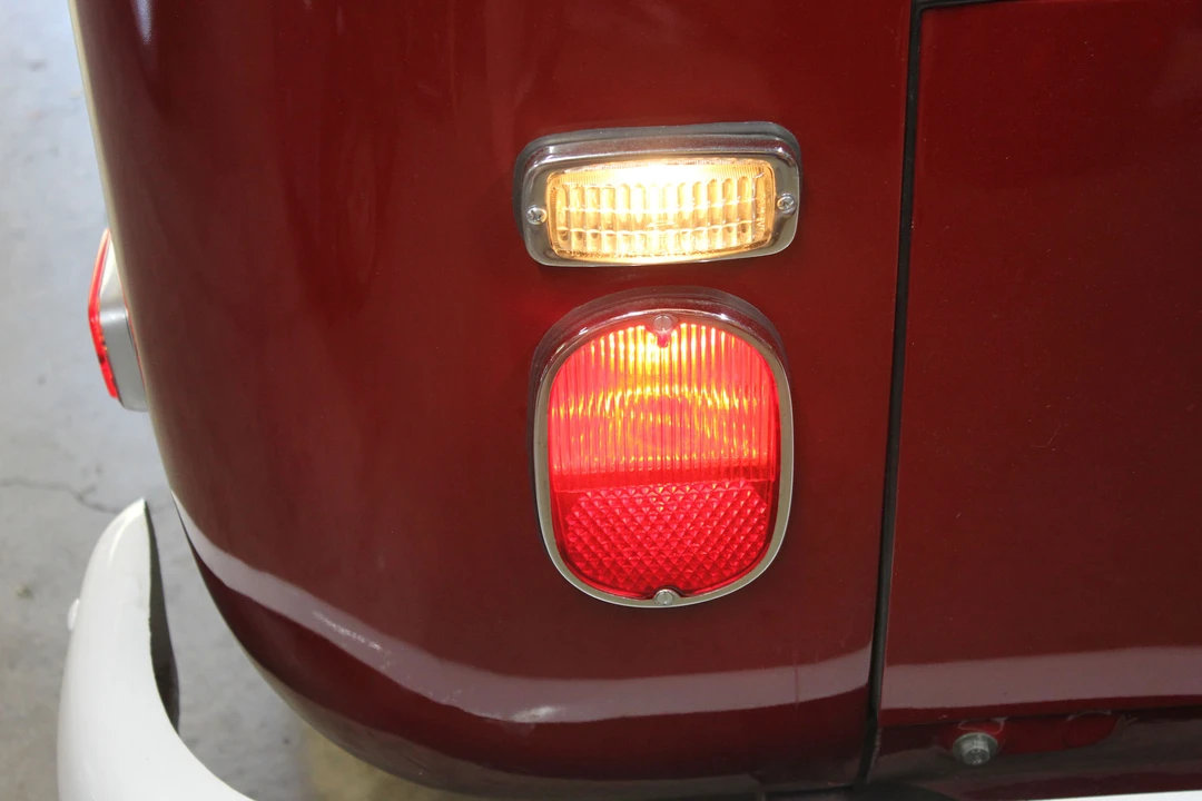 1971 Volkswagen Bay-Window Camper - Image 25 of 31