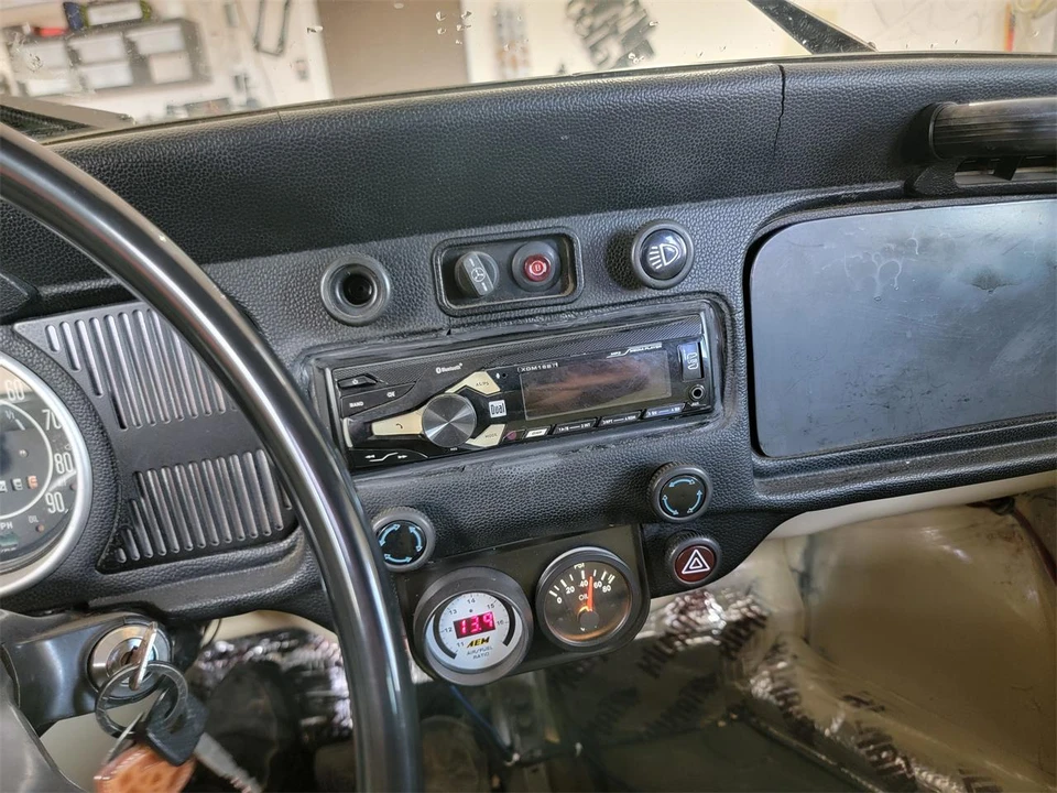 1971 Volkswagen Super Beetle - Image 8 of 9