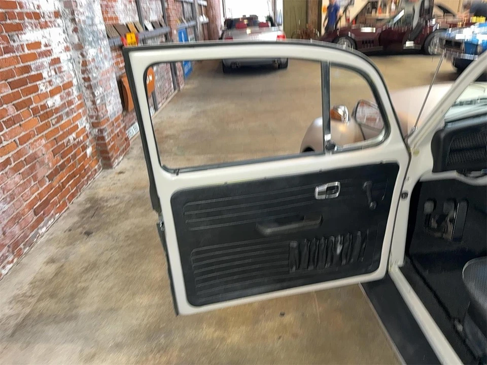 1971 Volkswagen Super Beetle - Image 9 of 31