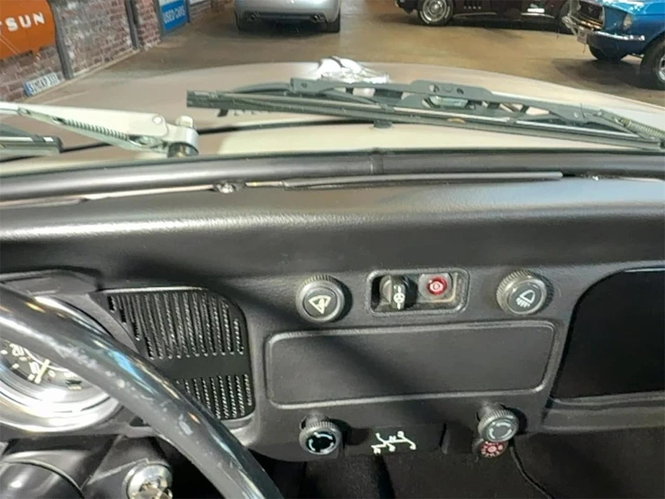 1971 Volkswagen Super Beetle - Image 25 of 31