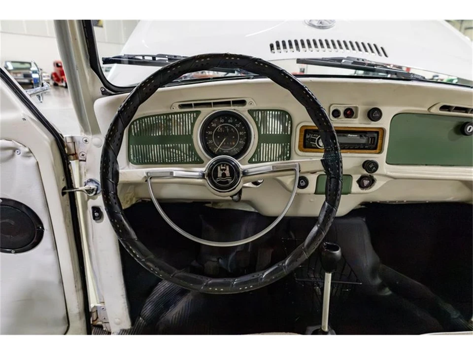 1971 Volkswagen Super Beetle - Image 10 of 31