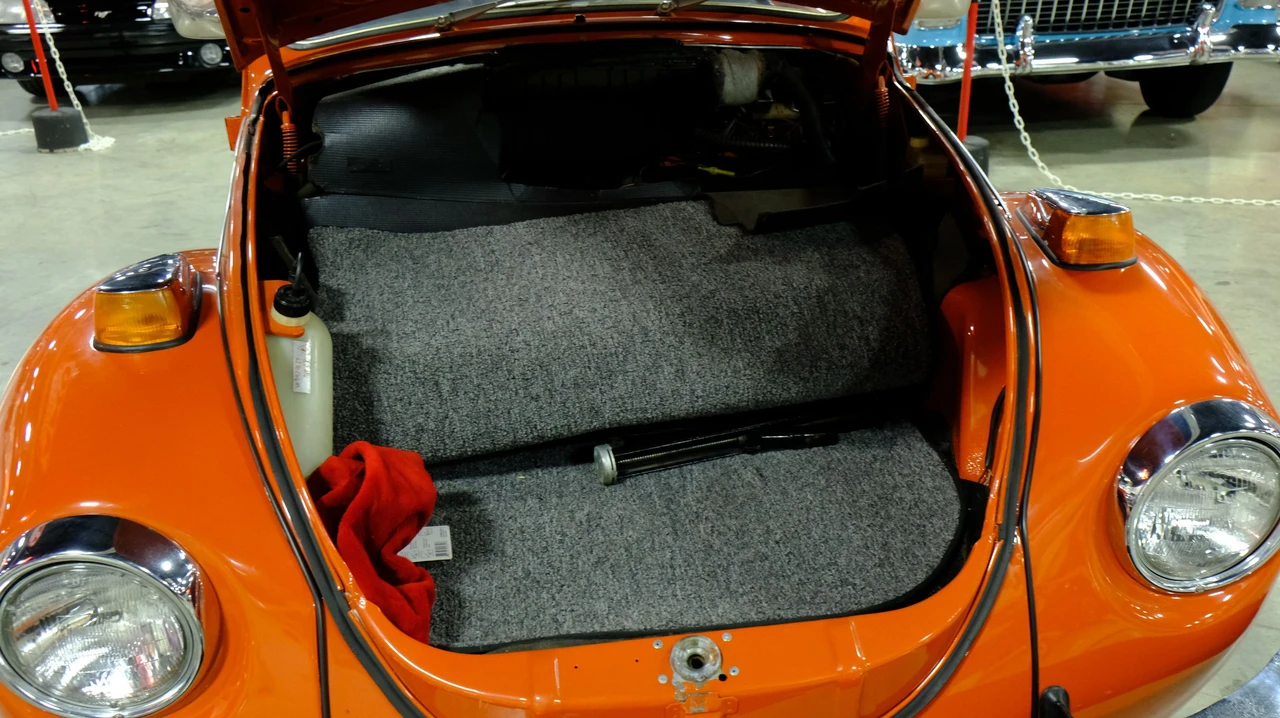 1971 Volkswagen Super Beetle - Image 8 of 14