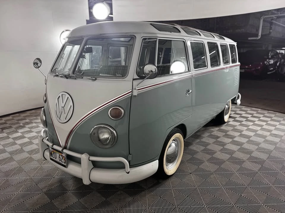1971 Volkswagen Split-Window Bus - Image 5 of 10