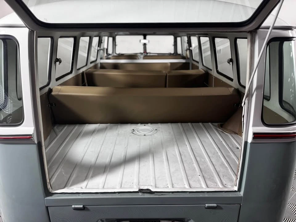 1971 Volkswagen Split-Window Bus - Image 9 of 10