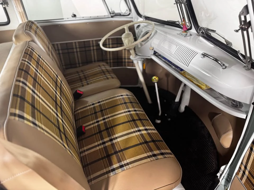 1971 Volkswagen Split-Window Bus - Image 6 of 10