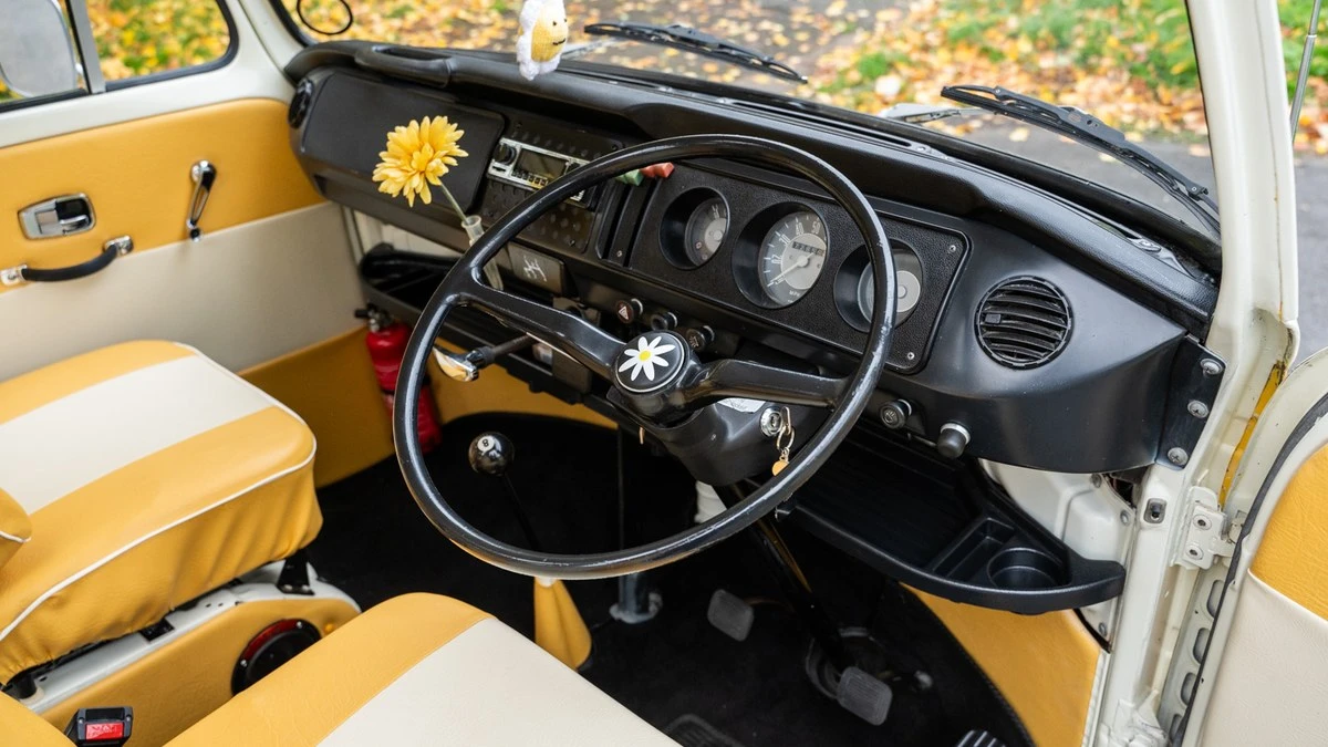 1971 Volkswagen Bay-Window Camper - Image 17 of 30