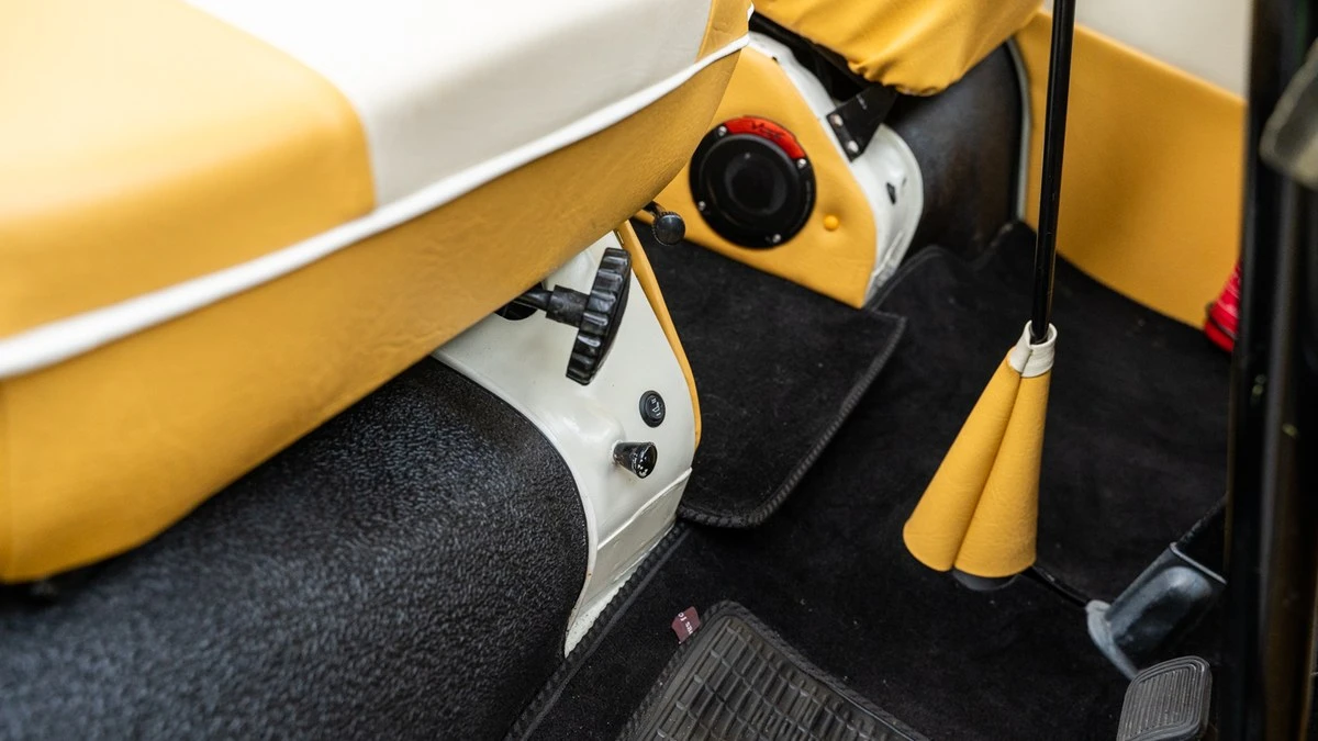 1971 Volkswagen Bay-Window Camper - Image 26 of 30